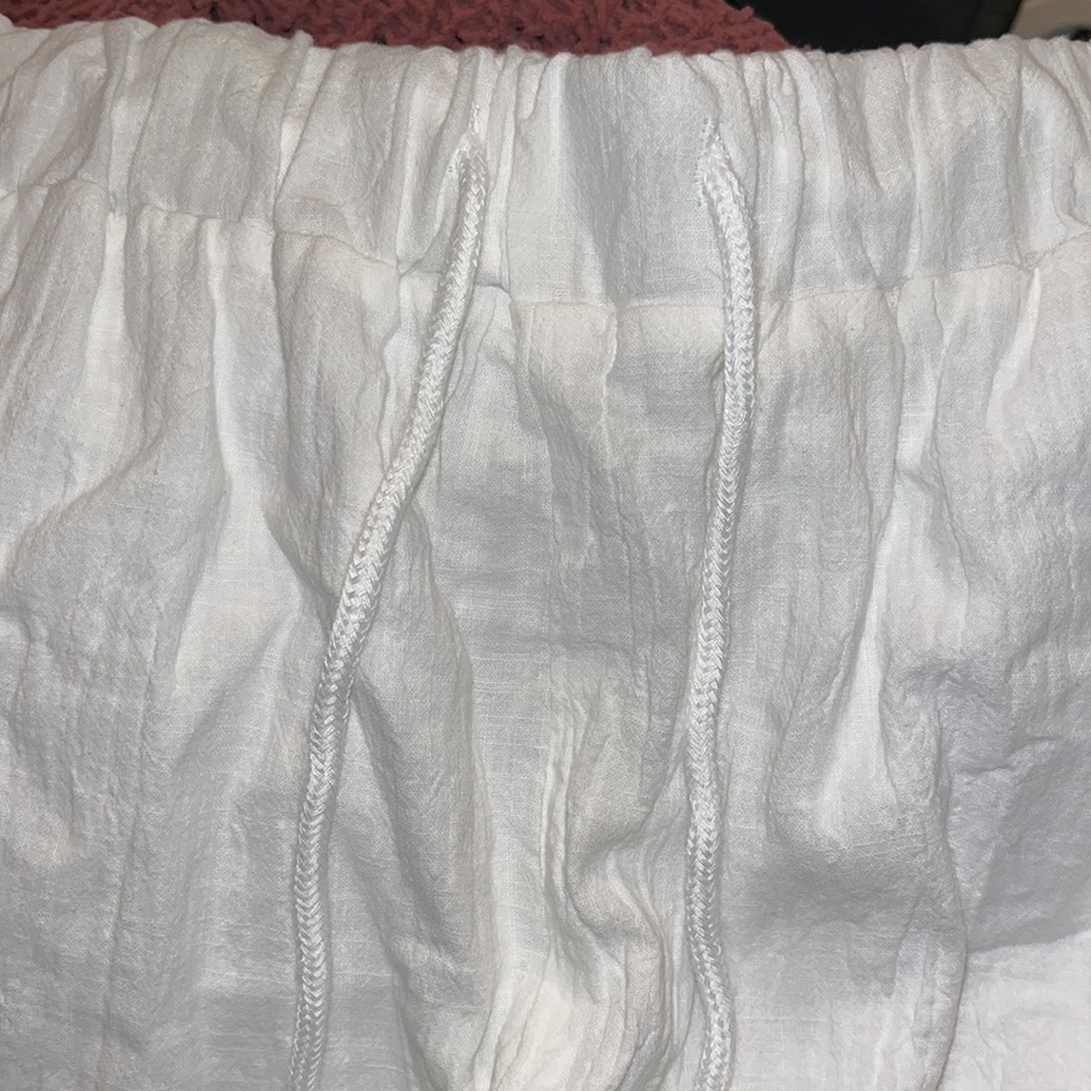 white shorts - Picture 2 of 4